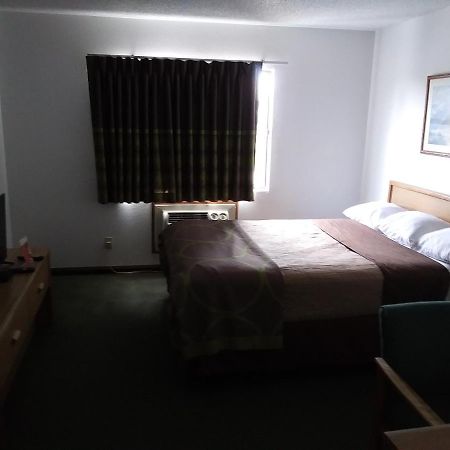 Amerihost Inn & Suites Kingdom City Exterior foto